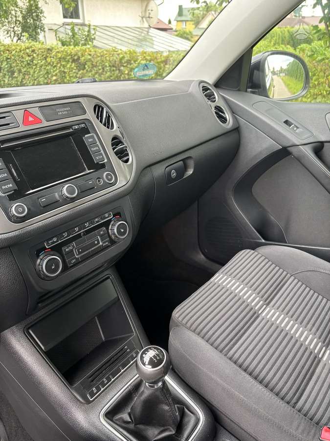 Volkswagen Tiguan 2010 — photo 22