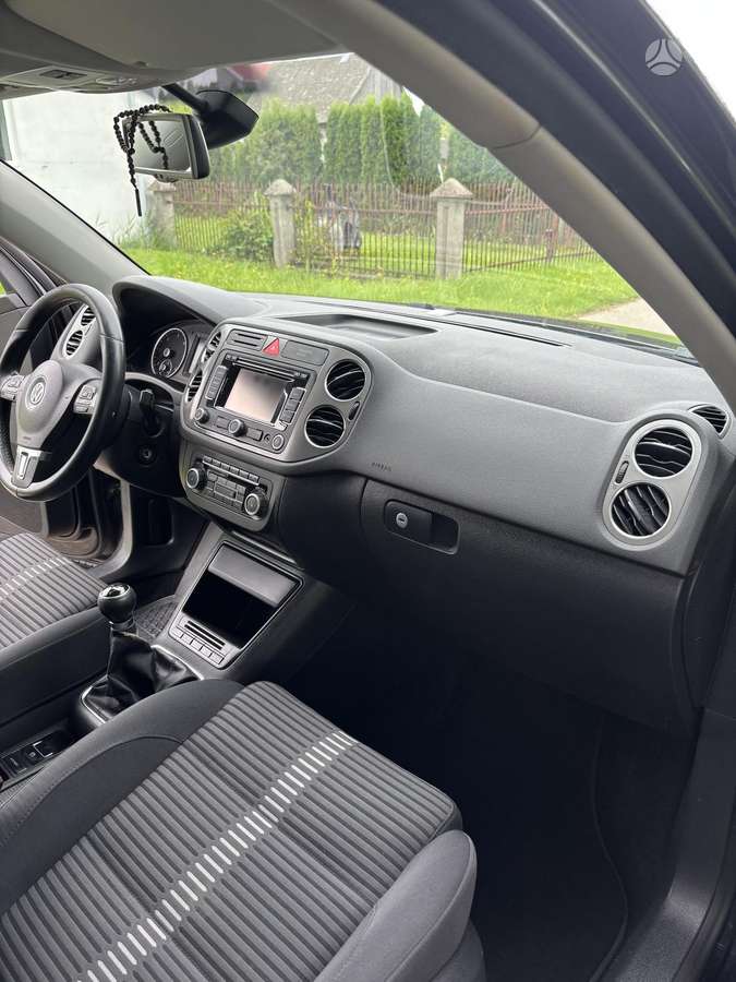 Volkswagen Tiguan 2010 — photo 23