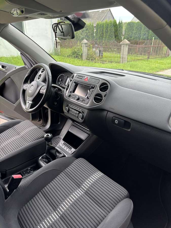 Volkswagen Tiguan 2010 — photo 24