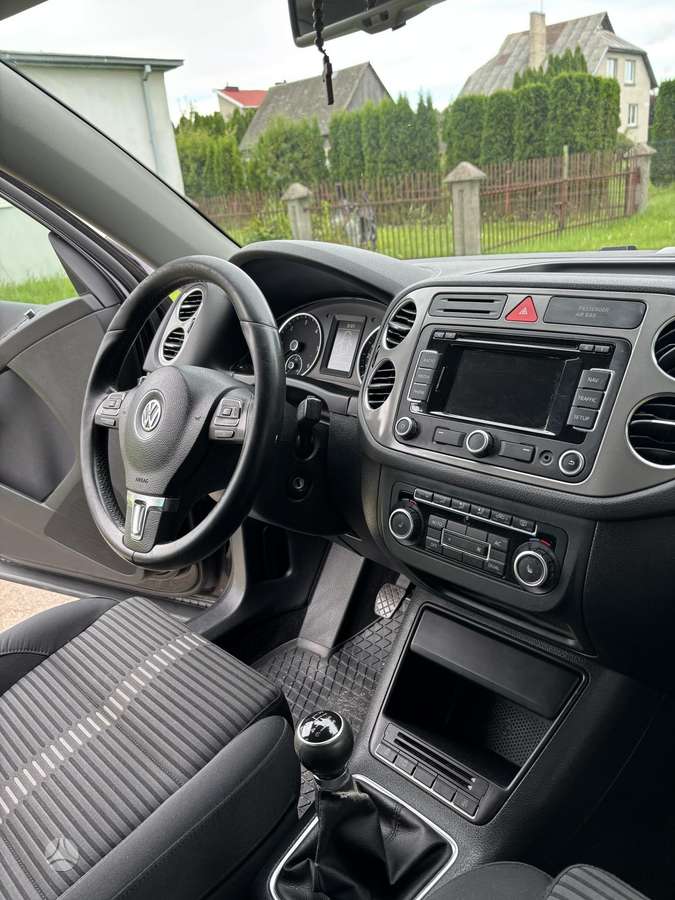 Volkswagen Tiguan 2010 — photo 25