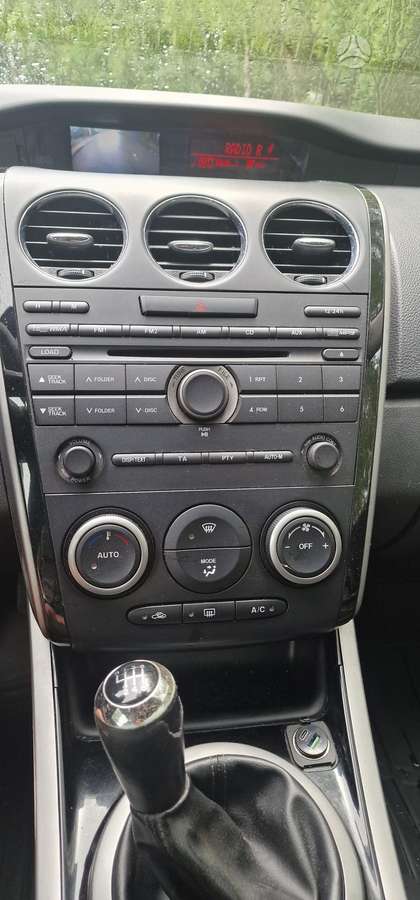 Mazda CX-7 2010 — photo 11