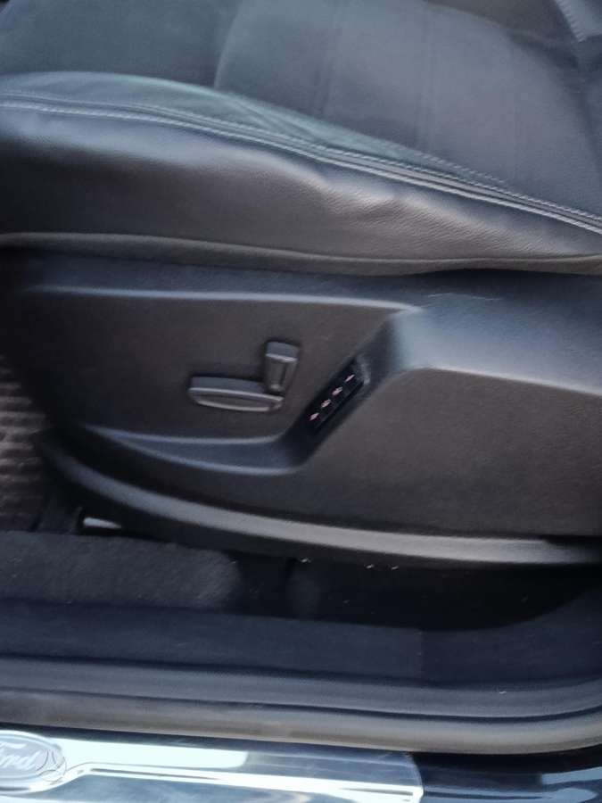 Ford S-MAX 2013 — photo 10