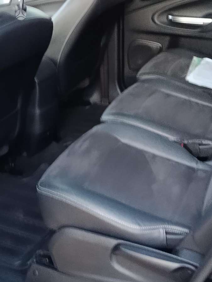 Ford S-MAX 2013 — photo 12