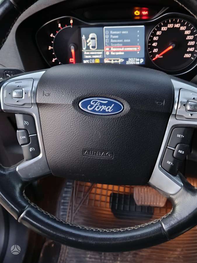Ford S-MAX 2013 — photo 13