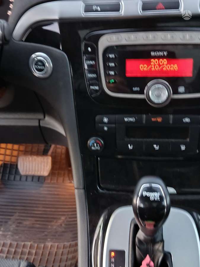 Ford S-MAX 2013 — photo 14