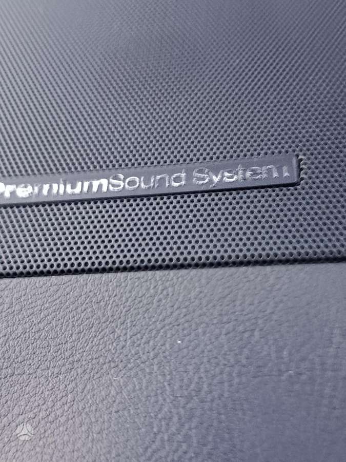 Ford S-MAX 2013 — photo 16
