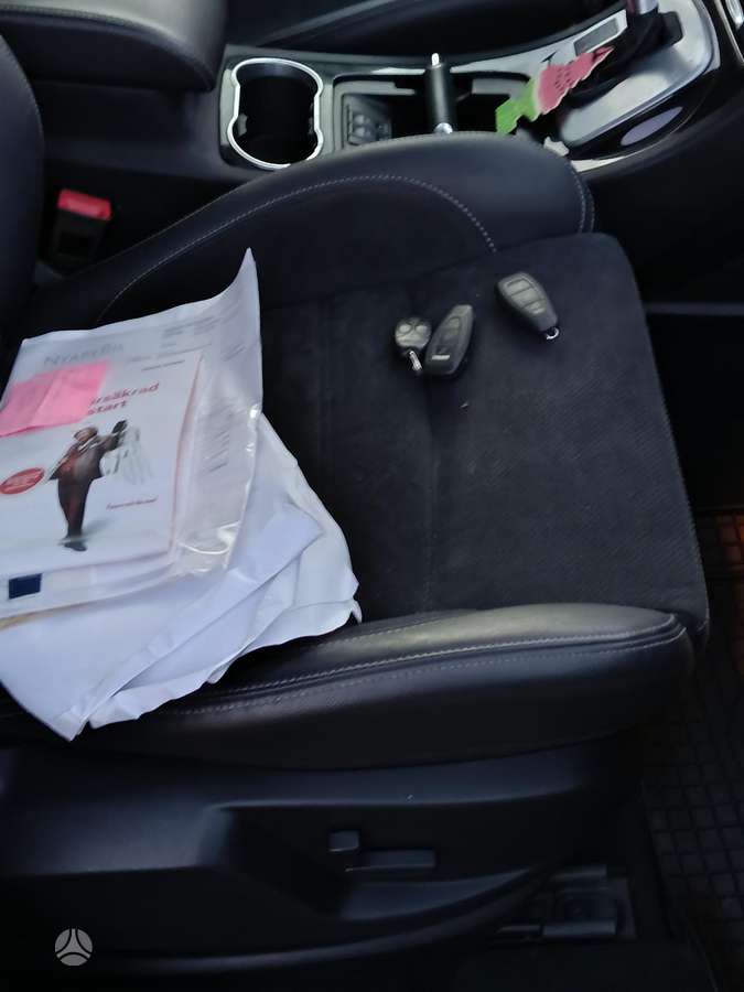 Ford S-MAX 2013 — photo 18