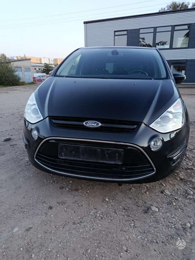 Ford S-MAX 2013 — rear view