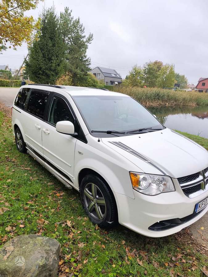 Dodge Grand 2012 — двигун 3605 cm³, 283 HP (208kW)