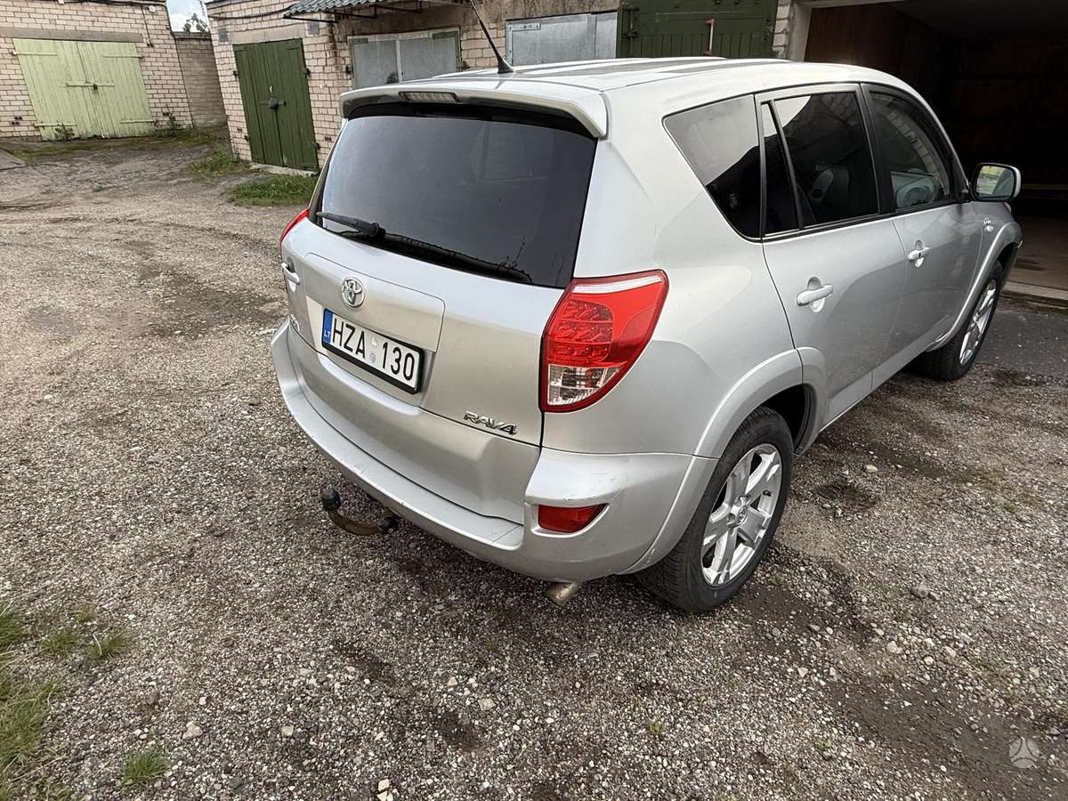 Toyota RAV4 2006 — engine 2231 cm³, 177 HP (130kW)