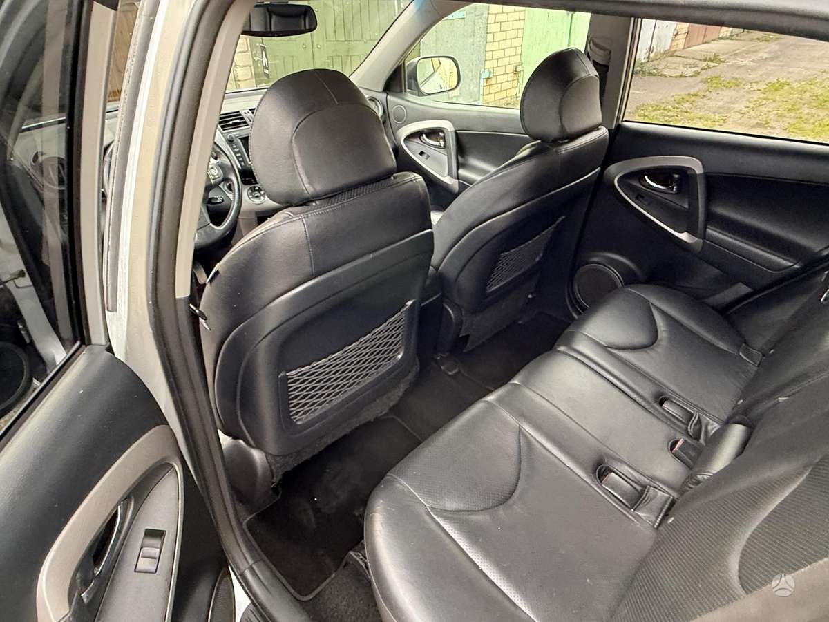 Toyota RAV4 2006 — photo 8