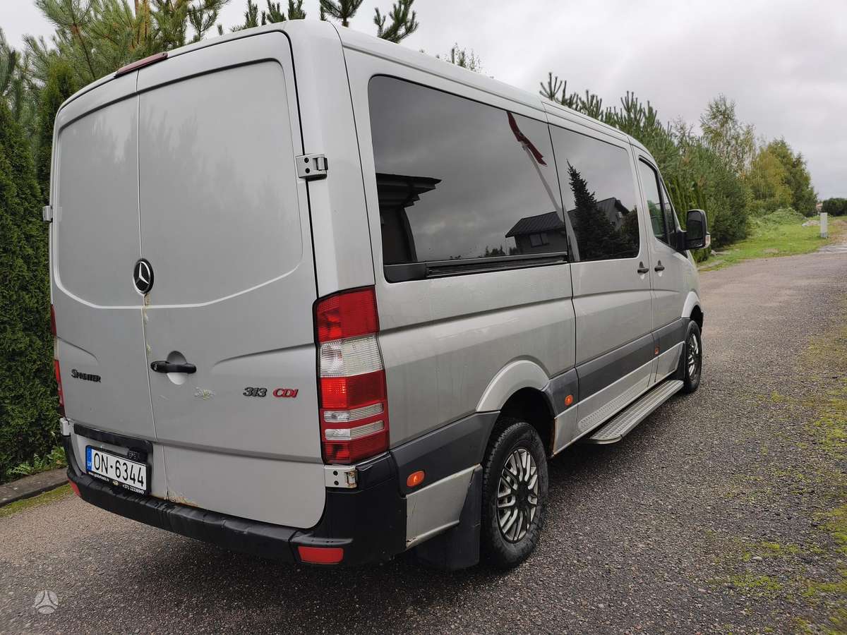 Mercedes-Benz Sprinter 2010 — interior