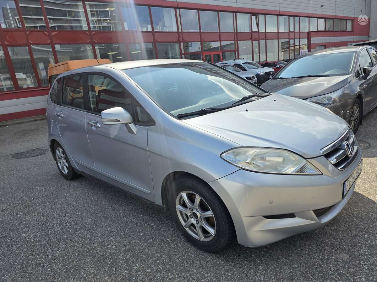 Honda FR-V 2006 — салон