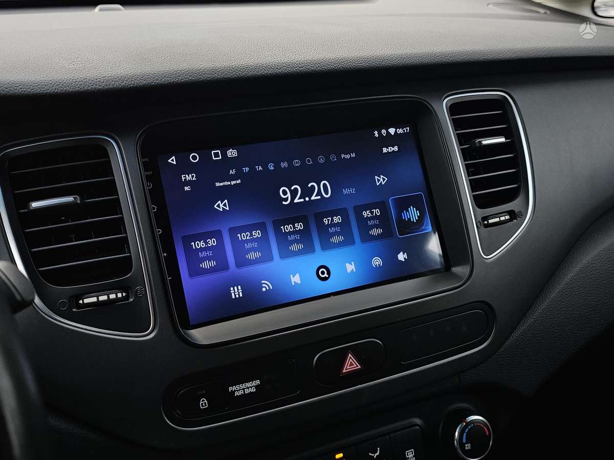 Kia Carens 2013 — photo 15