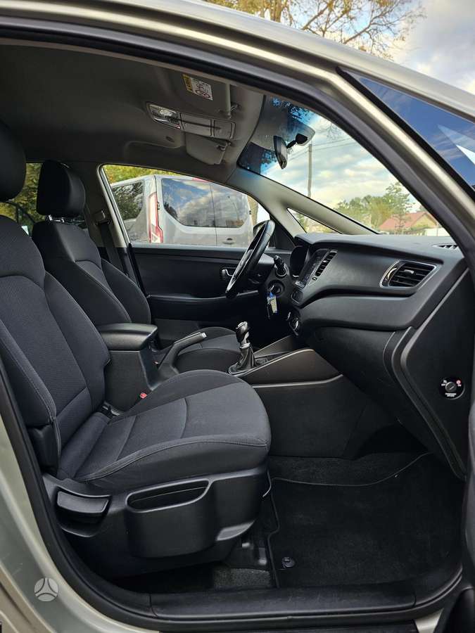 Kia Carens 2013 — photo 17