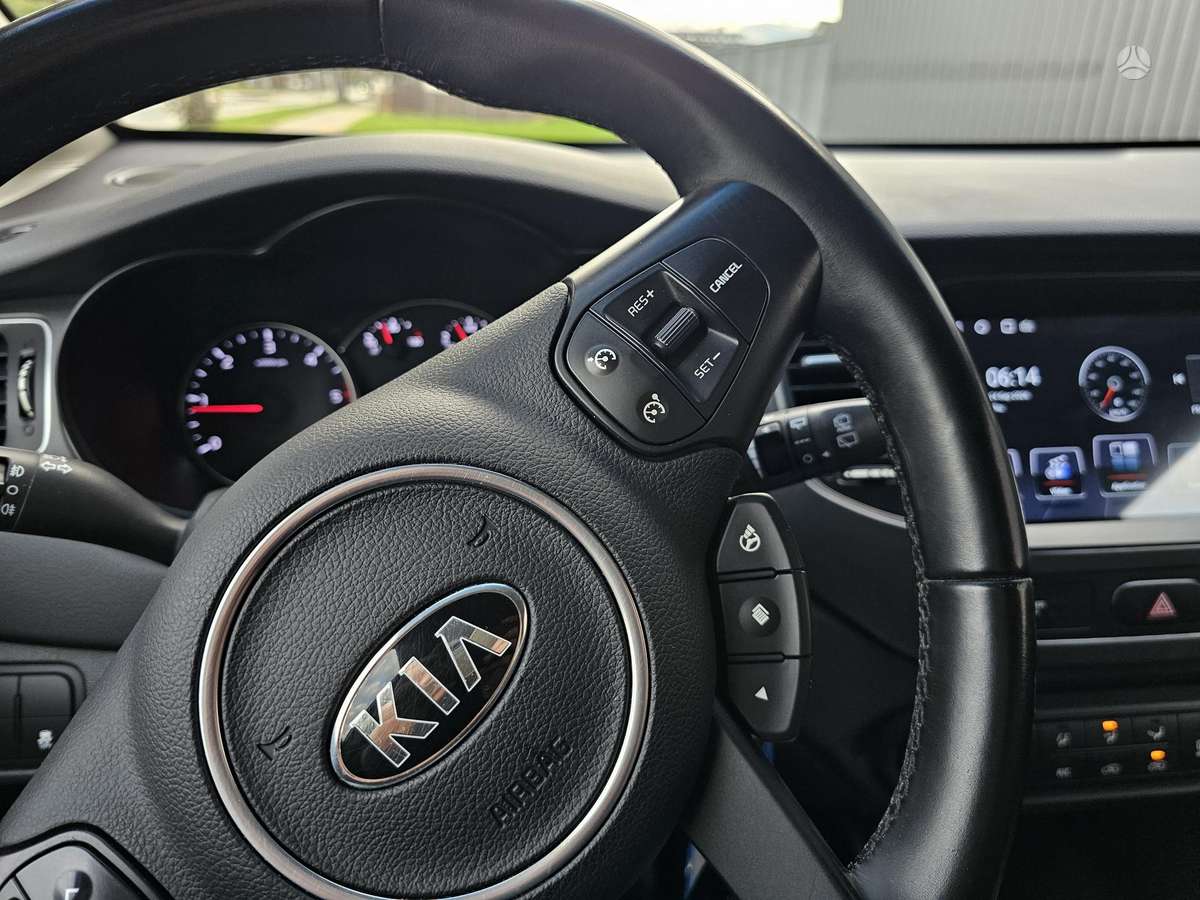 Kia Carens 2013 — photo 22