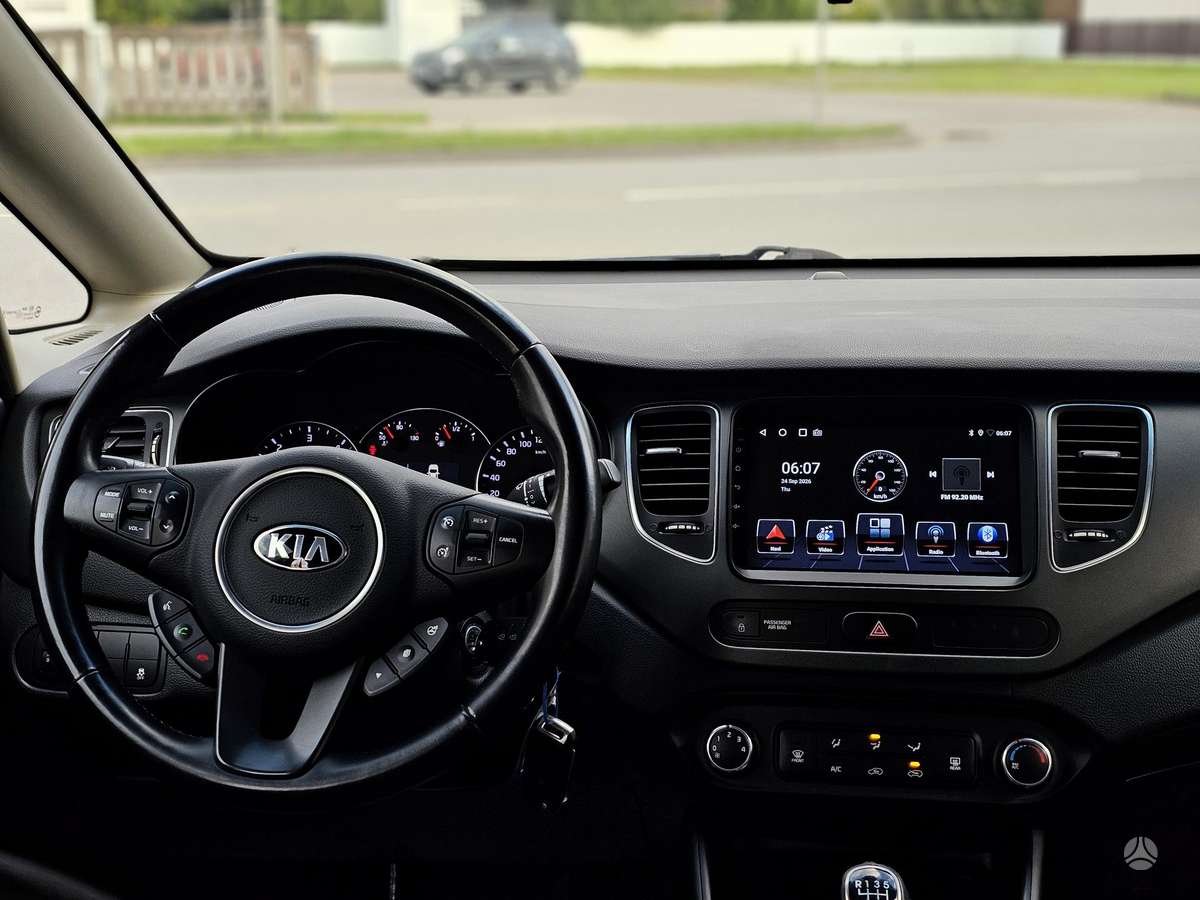 Kia Carens 2013 — photo 23