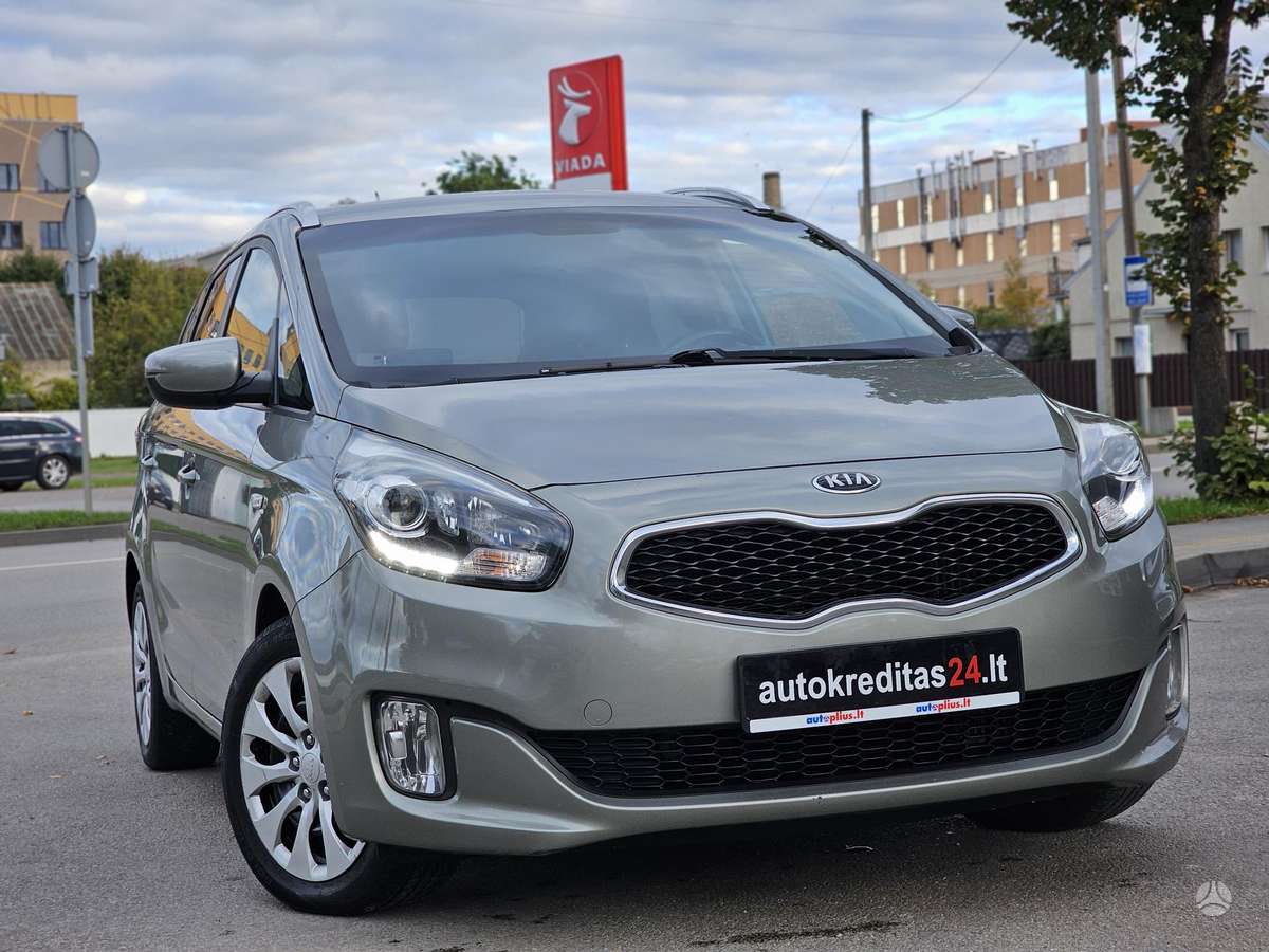 Kia Carens 2013 — interior