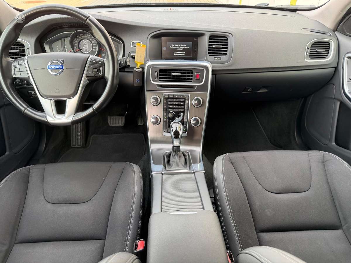 Volvo V60 2014 — photo 10