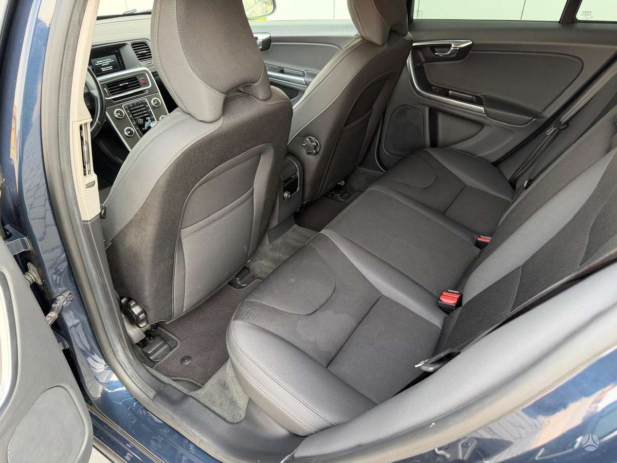 Volvo V60 2014 — photo 13