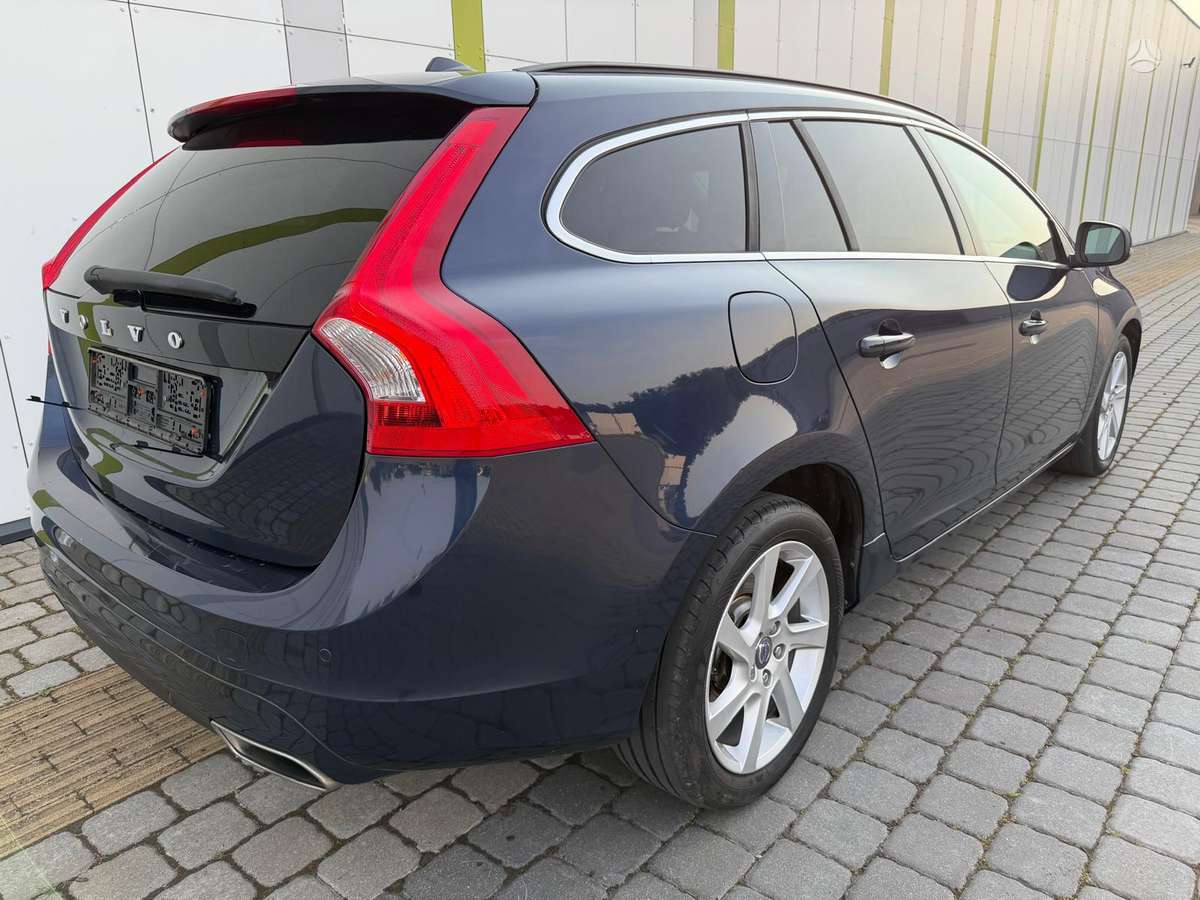 Volvo V60 2014 — interior
