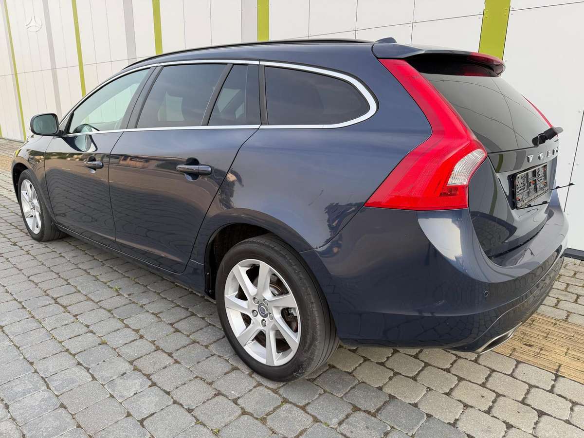Volvo V60 2014 — engine 1969 cm³, 181 HP (133kW)