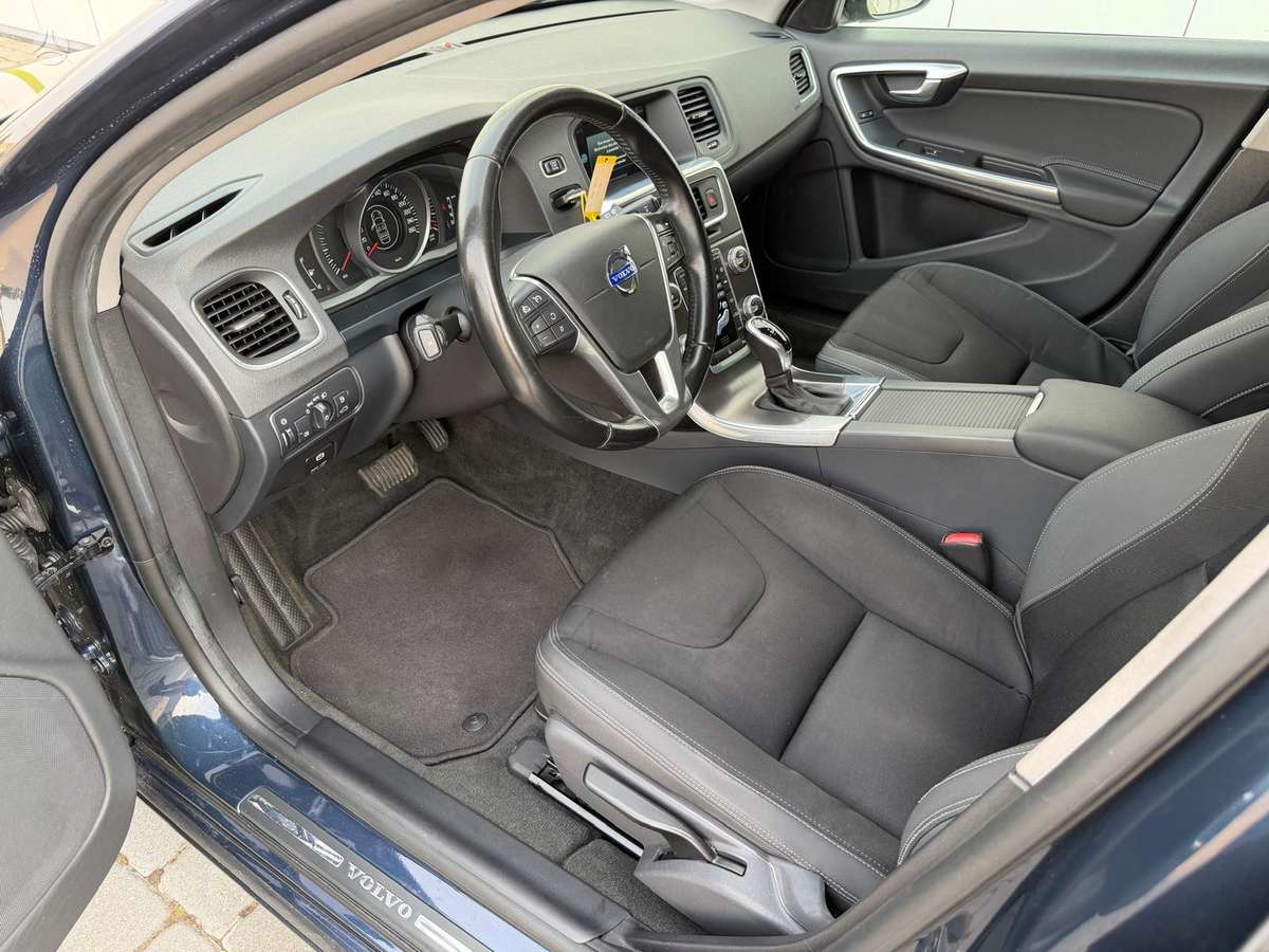 Volvo V60 2014 — photo 8