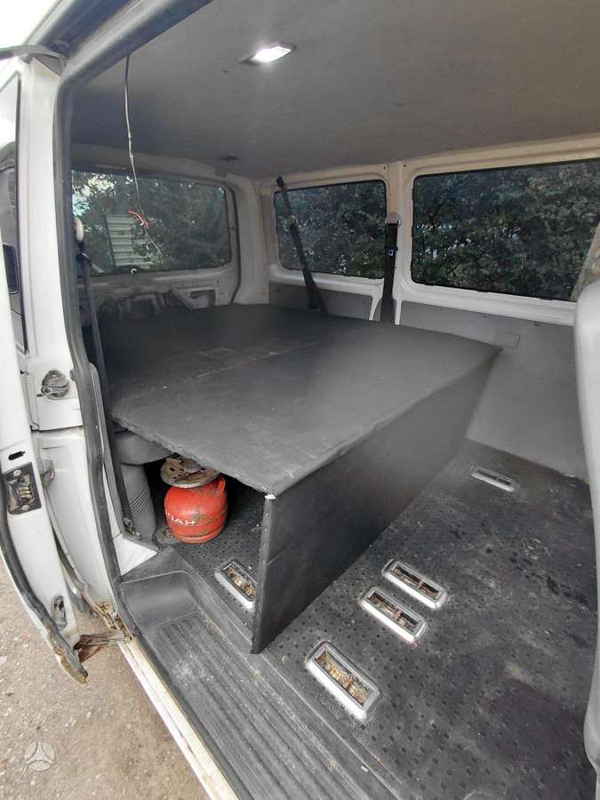 Volkswagen Transporter 2008 — вигляд ззаду