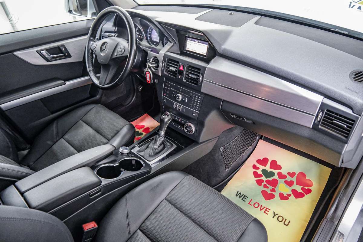 Mercedes-Benz GLK320 2009 — photo 10