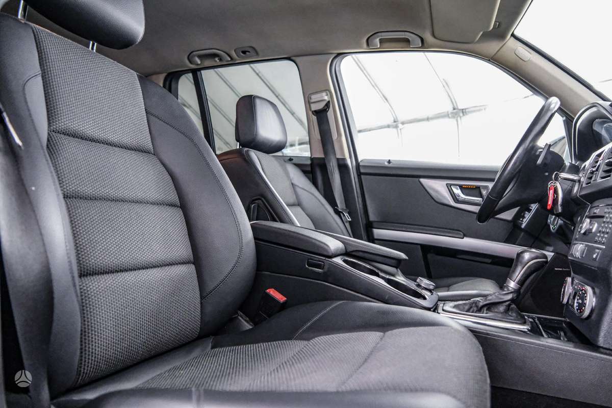 Mercedes-Benz GLK320 2009 — photo 11