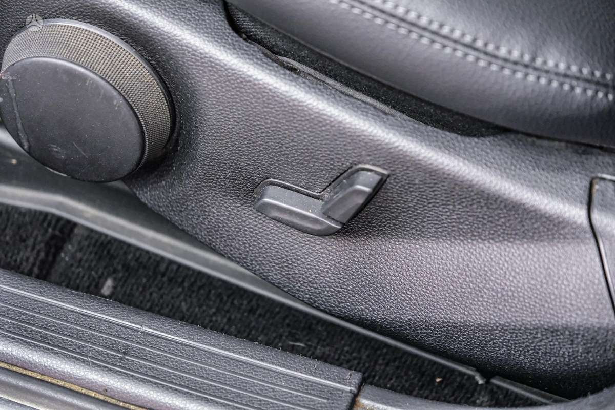 Mercedes-Benz GLK320 2009 — photo 13