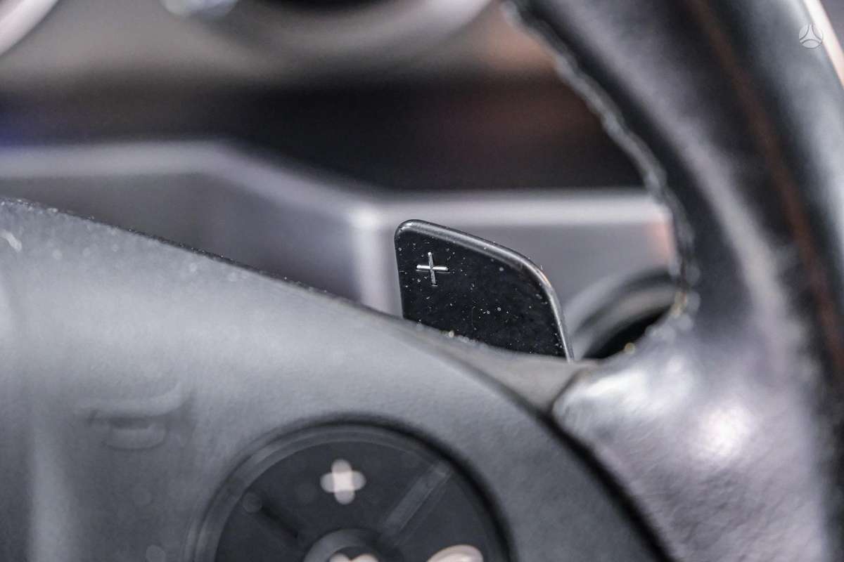 Mercedes-Benz GLK320 2009 — photo 18