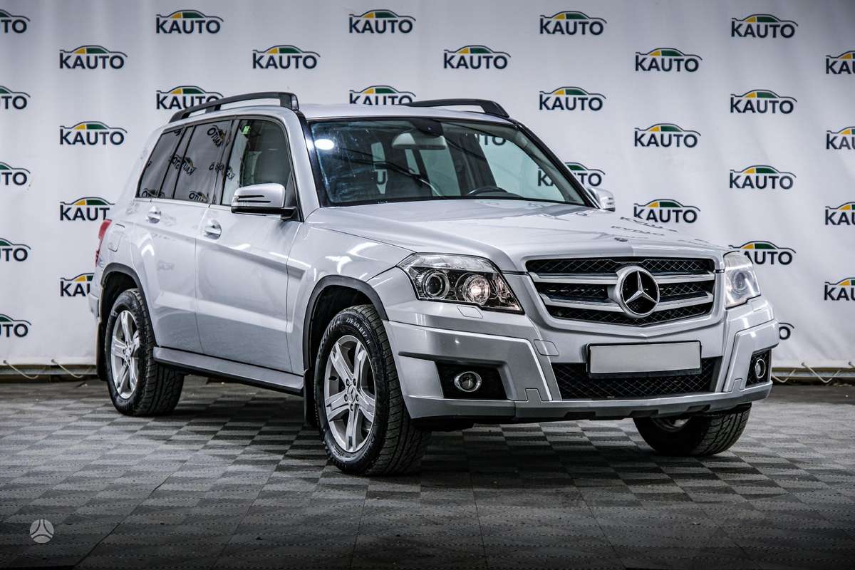 Mercedes-Benz GLK320 2009 — rear view