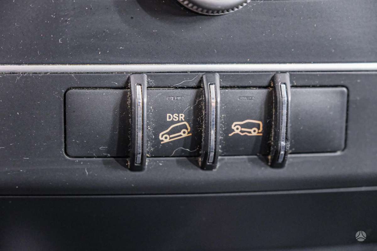 Mercedes-Benz GLK320 2009 — photo 21