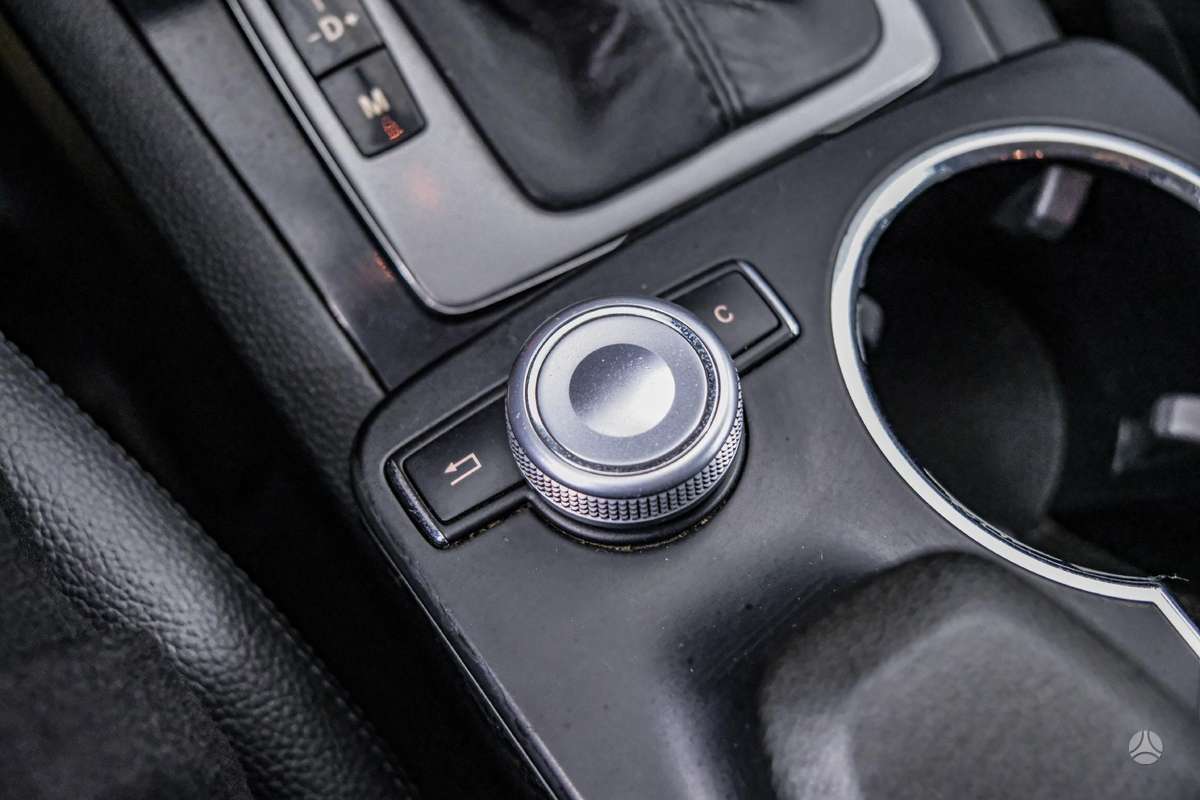 Mercedes-Benz GLK320 2009 — photo 24