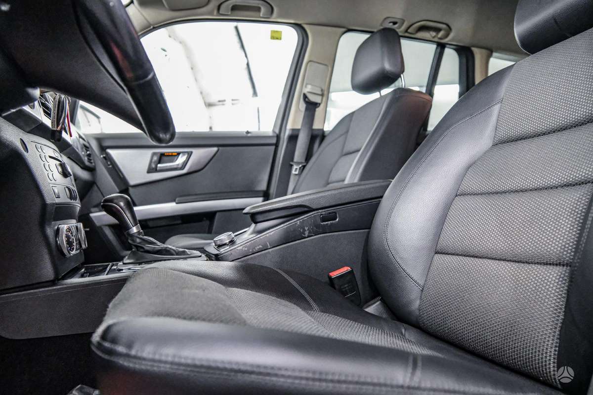 Mercedes-Benz GLK320 2009 — photo 6