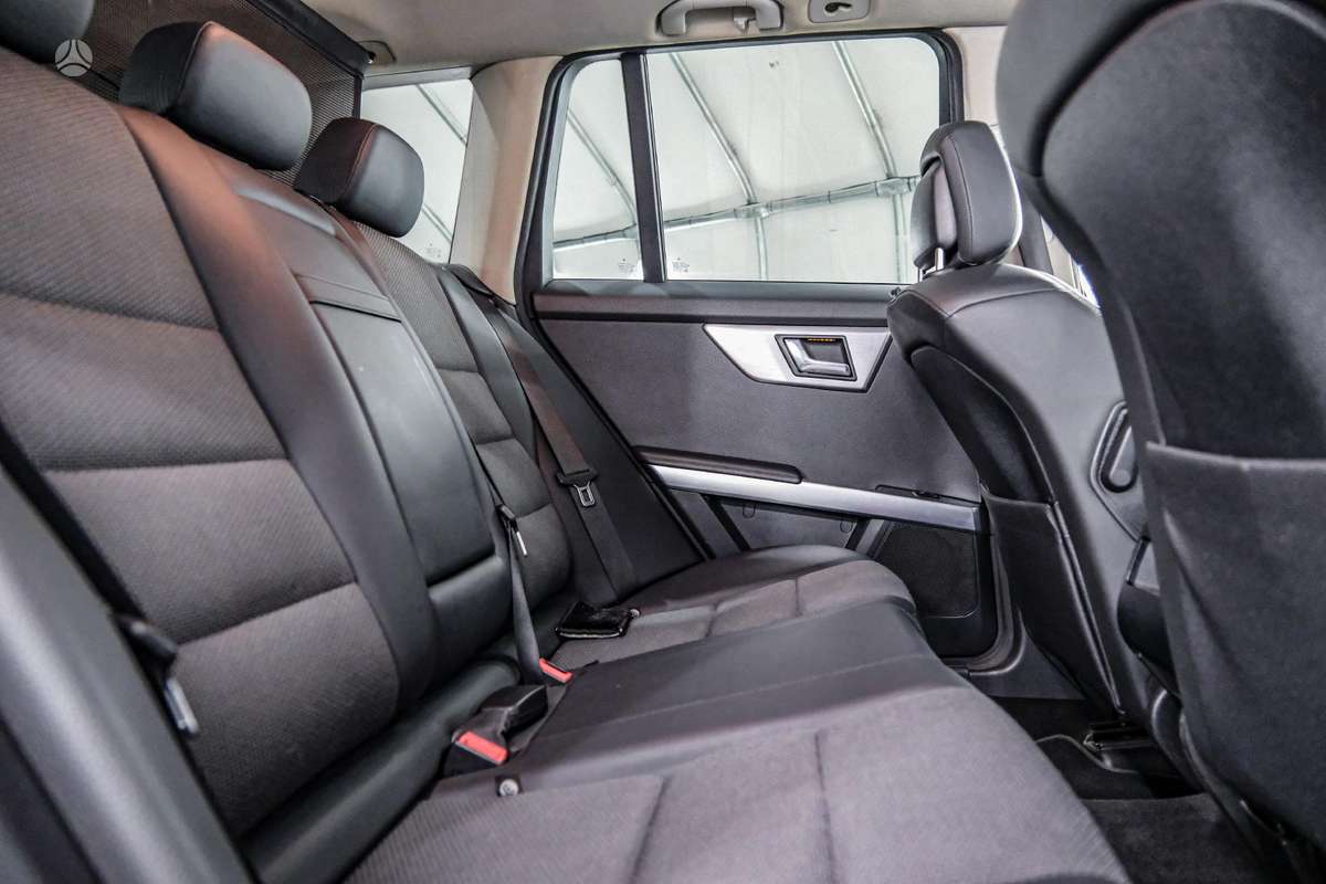 Mercedes-Benz GLK320 2009 — photo 9