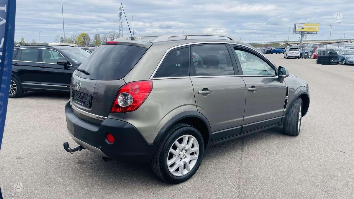 Opel Antara 2009 — rear view
