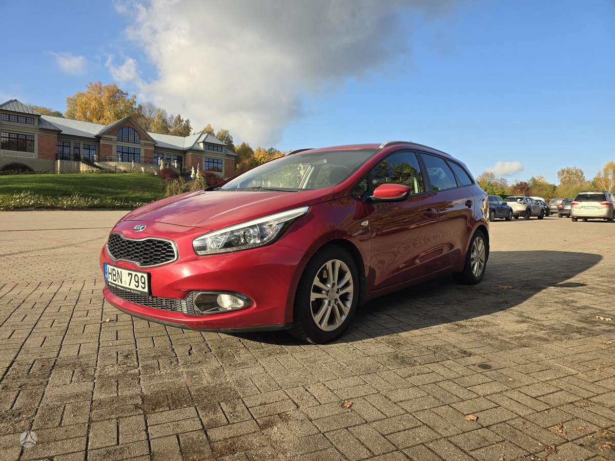 Kia Ceed 2014 — вигляд ззаду