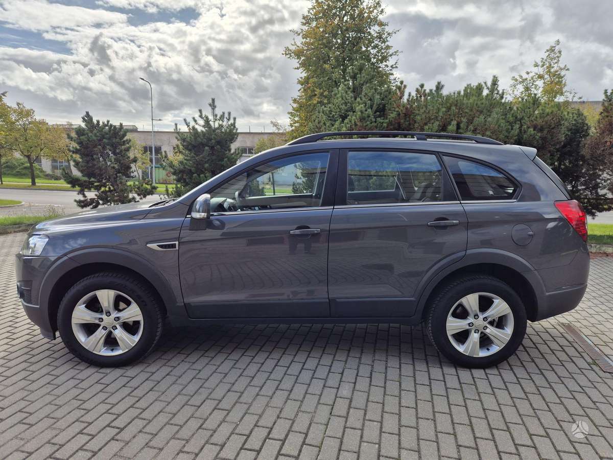 Chevrolet Captiva 2011 — вигляд ззаду