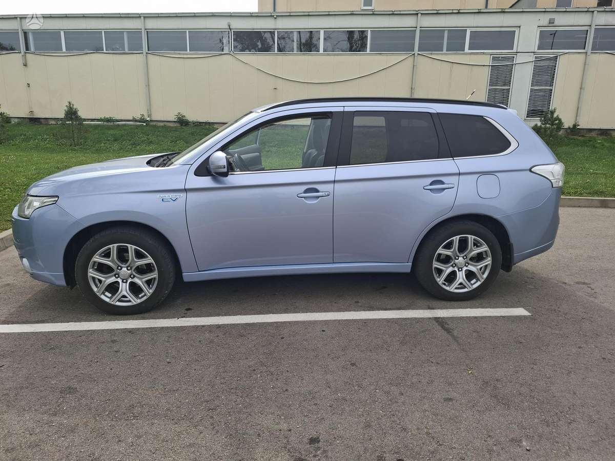 Mitsubishi Outlander, 2014