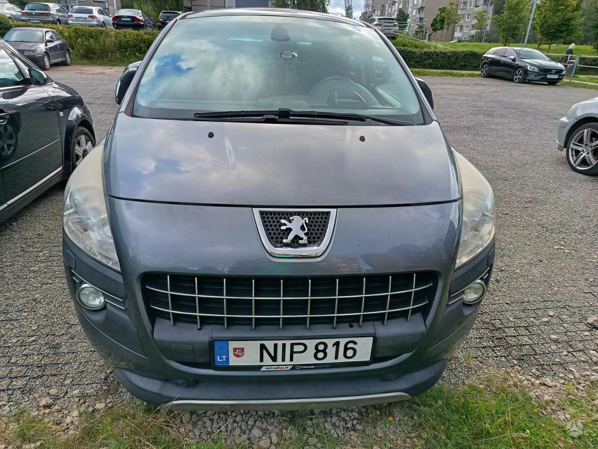 Peugeot 3008 2012 — rear view