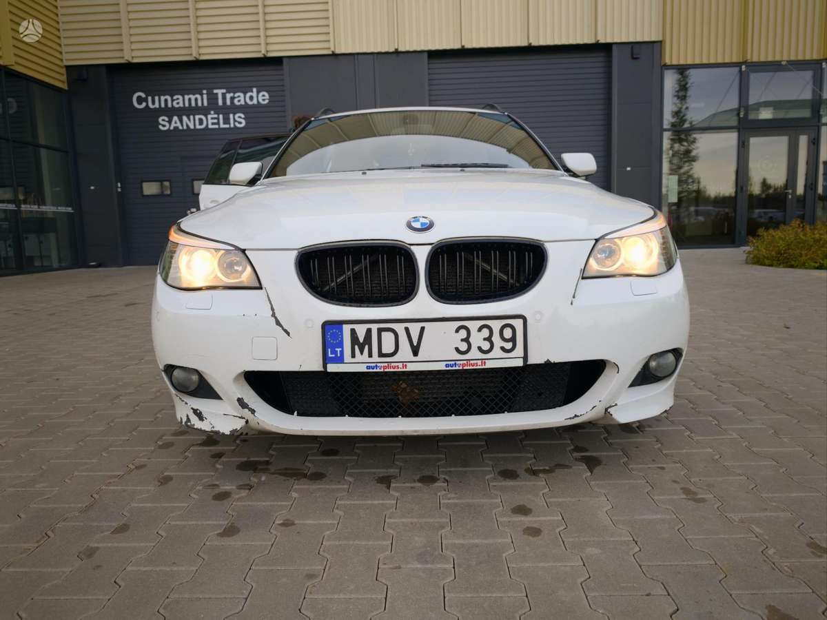 BMW 535 2009 — rear view