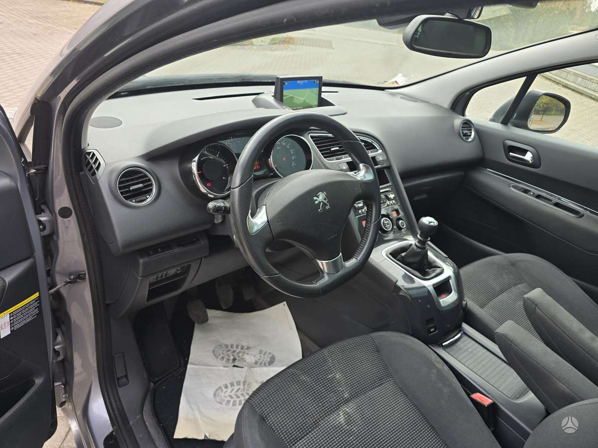 Peugeot 5008 2014 — photo 13