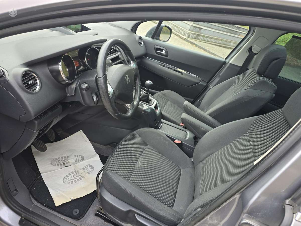Peugeot 5008 2014 — photo 14