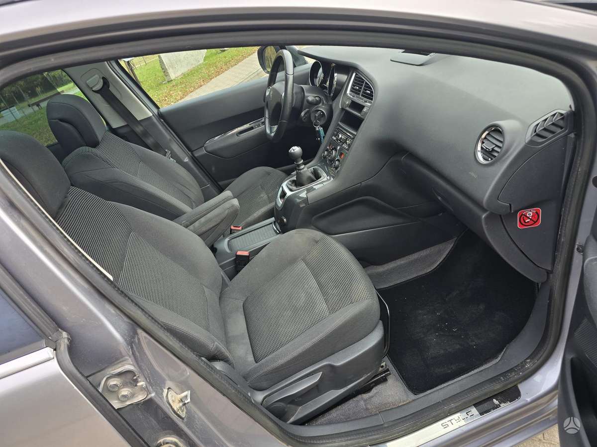 Peugeot 5008 2014 — photo 15
