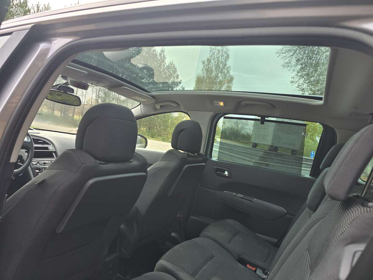 Peugeot 5008 2014 — photo 18