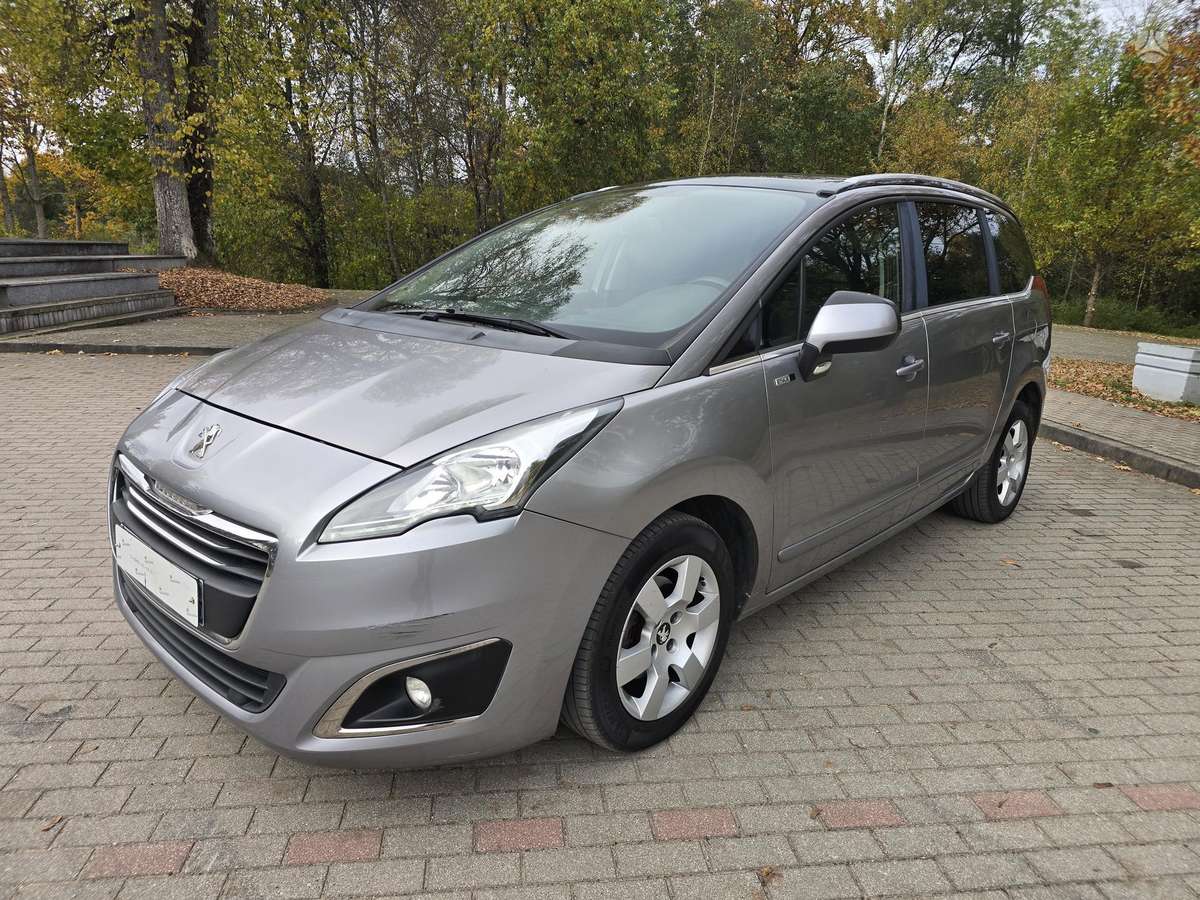 Peugeot 5008 2014 — interior