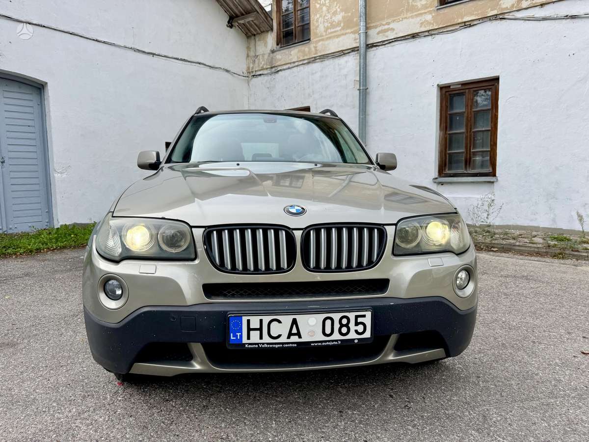 BMW X3 2008 — салон