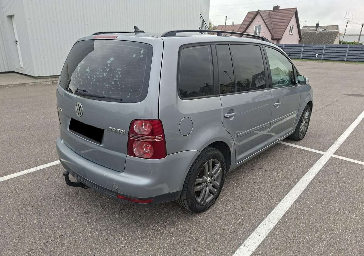 Volkswagen Touran 2007 — салон